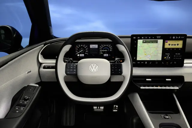 Das Cockpit ist klassisch übersichtlich aufgebaut | Foto: Volkswagen AG