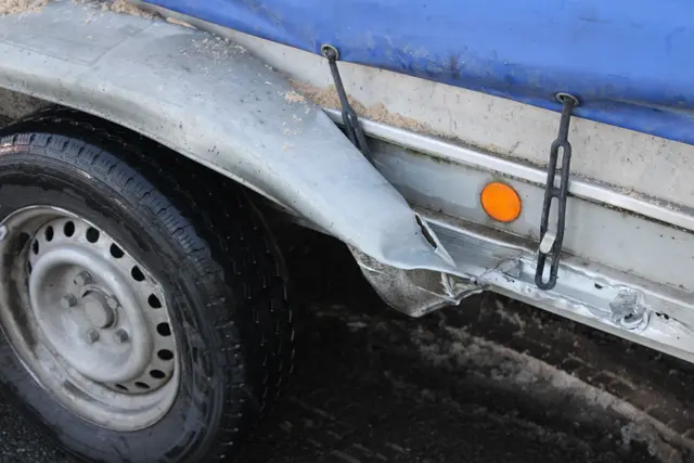  Der beschädigte Anhänger | Foto: Stefan Braun / FF Stade