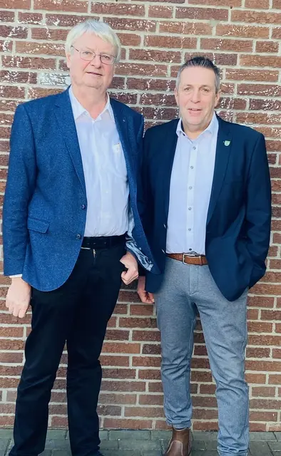 (v.l.): Pastor Uwe Junge und Timo Gerke | Foto: Samtgemeinde