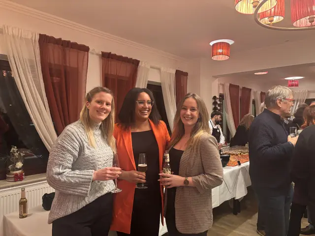 (v.l.) Mareike Henning( 33), Tania Lauks (34) und Svenja Hokamp (30)  | Foto: sts