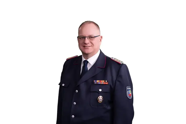 Der Buchholzer Stadtbrandmeister André Emme blickt mit seinen Kameradinnen und Kameraden auf ein turbulentes Jahr 2025 zurück | Foto: Feuerwehr Buchholz