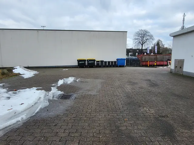 Dieser Wendehammer ist der Stein des Anstoßes. Hier möchte Firma Bade erweitern, aber es besteht hier ein Wegerecht, das Firma Bade an anderer Stelle einrichten möchte  | Foto: sh