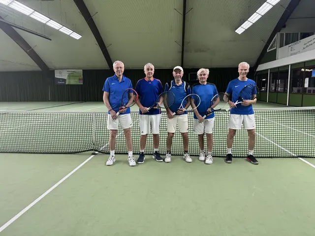 Rolf Pauseback (v. li.), Rolf Kluge, Reinhard Barth, Dieter Kröger, Horst Schwering | Foto: Blau-Weiss Buchholz