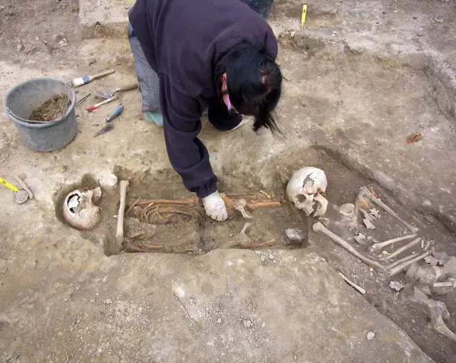 Archäologische Ausgrabung von Gräbern an Kirche Oldendorf | Foto: Landkreis Stade / Daniel Nösler