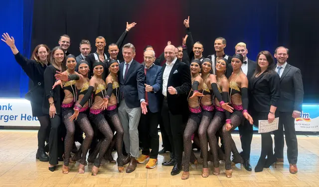 Das Buchholzer A-Team, das Bürgermeister Jan-Hendrik Röhse (v.l.), Arno Reglitzky und Alexander Hampfe in die Mitte nahm | Foto: Nina Voskors