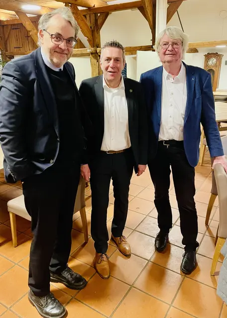 Gute und vertrauensvolle Zusammenarbeit: Olaf Prigge (v.l.) Timo Gerken, Uwe Junge | Foto: Samtgemeinde Lühe