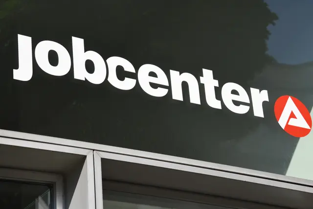 Geht die Digitalisierung des Jobcenters zu Lasten der Kunden? | Foto: nmann77-stock.adobe.com