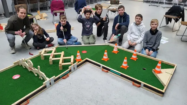 Minigolfturnier | Foto: Domino