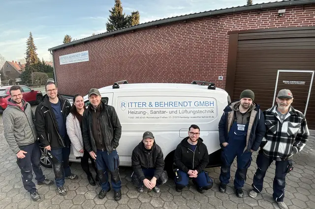 Gemeinsam für Qualität: Das Team der Ritter &amp; Behrendt GmbH mit Karolina und Niklas Ritter (2. v. li.) | Foto: sra