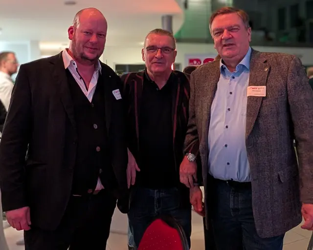 Thorge Evers (HEP Architekten), Lorenz Hünnemeyer (Kanzlei Hünnemeyer) und Reiner Wohlers (Lidl) | Foto: Tobias Benecke