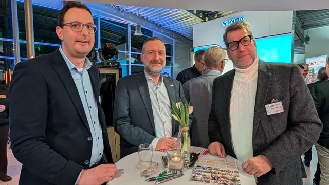 Marius Mund (Volksbank Stade-Cuxhaven), Matthias Bunzel (Wirtschaftsförderer der Hansestadt Stade) und Andreas Houf (Signal Iduna) | Foto: Tobias Benecke
