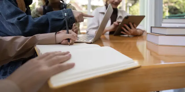 Besonders stark vertreten sind in diesem Jahr die Fachgebiete Biologie und Chemie  | Foto:  Natee Meepian / Adobe Stock