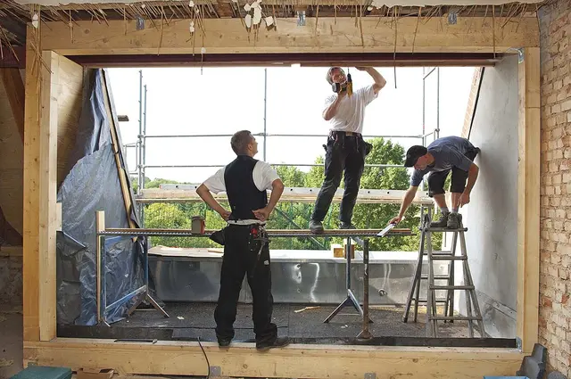 Der Sanierungsbedarf an deutschen Immobilien ist hoch | Foto: LBS