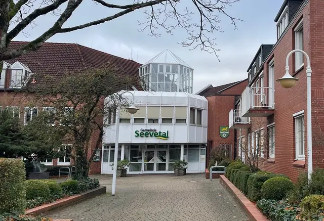 Eingang zur Seevetaler Gemeindeverwaltung  | Foto: sra