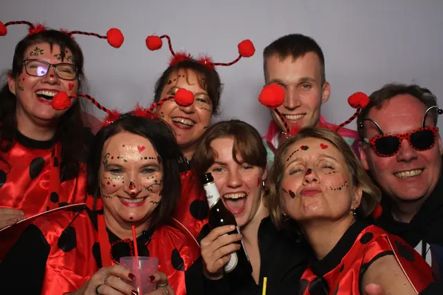 Die besten Gruppenkostüme werden prämiert | Foto: Arne Jacob