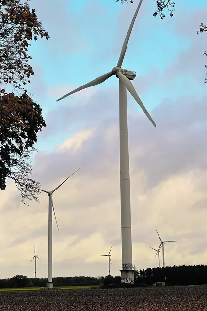 Über 1.600 Einwendungen zu möglichen Windkraft-Standorten in der Region bearbeitet die Kreisverwaltung derzeit | Foto: bim