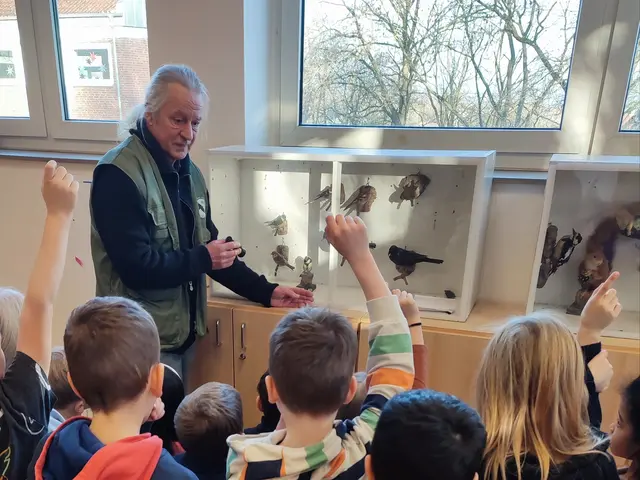 Vogelexperte Bernd Unglaub zu Gast in der Grundschule Horneburg | Foto: Grundschule Horneburg