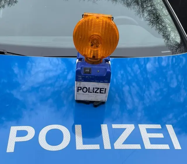 Eine der beiden entwendeten NISSEN-Blitzleuchten | Foto: Polizei