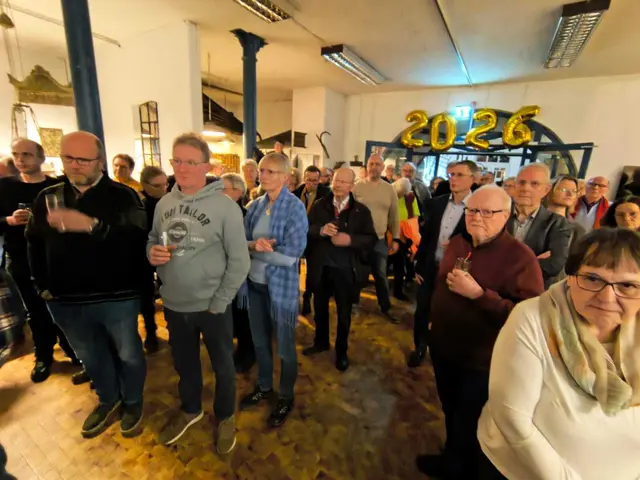 Beim Neujahrsempfang in Horneburg standen die Gäste dicht an dicht | Foto: sb