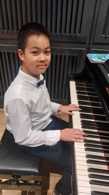 Bao Lam Hoang qualifizierte sich bei "Jugend musiziert" sogar für den Landeswettbewerb  | Foto: Musikschule Winsen