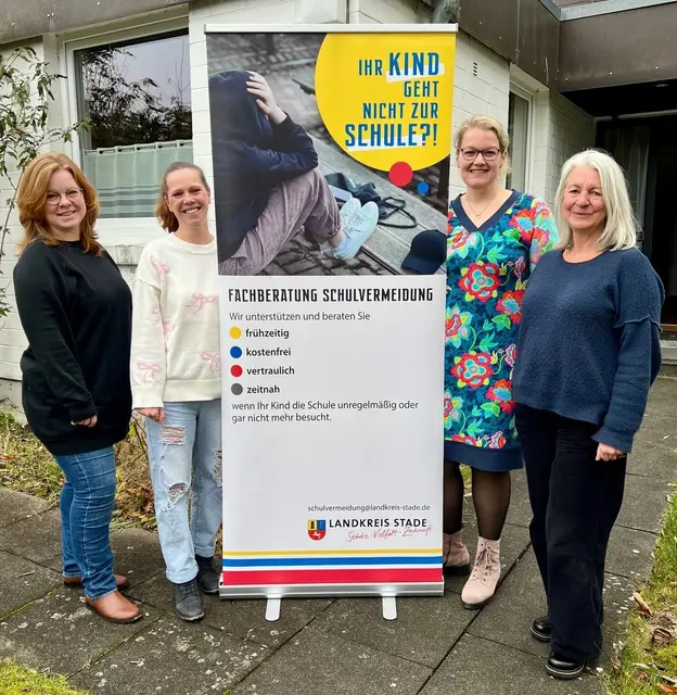 Die stellvetretende Amtsleiterin Frauke Schulte (v.li.) mit dem Team der Fachberatung Schulvermeidung: Madlen Petsching, Jarste Schmidt und Silvia Steffens
 | Foto: Landkreis Stade / Nina Dede