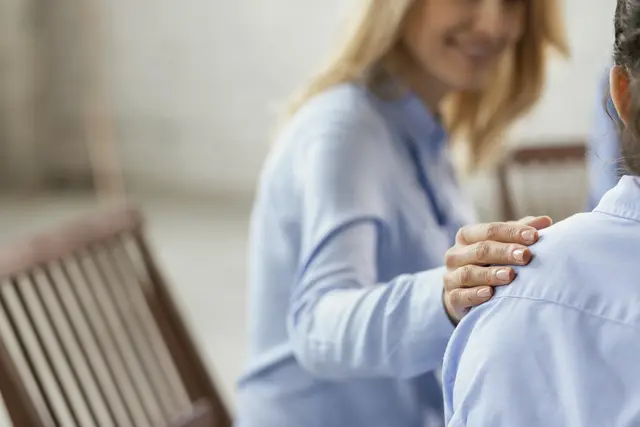 Bei der Krebs-Stoma-Selbsthilfegruppe Buchholz haben Patienten eine Möglichkeit sich auszutausch (Symbolbild) | Foto: Freepik