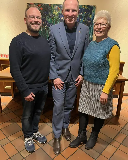 Bürgermeister Tobias Handtke (Mitte) mit Vertreterinnen und Vertretern des SPD-Ortsvereins Neu Wulmstorf | Foto: T. Handtke