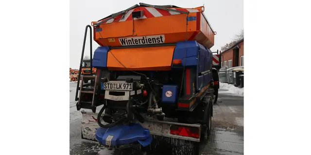 Im Landkreis Stade ist die Versorgung des Winterdienstes mit Streusalz gesichert | Foto: jd
