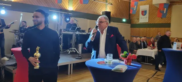 Liam Giwah wird zum zweiten Mal hintereinander "Fußballer des Jahres"  | Foto: ig
