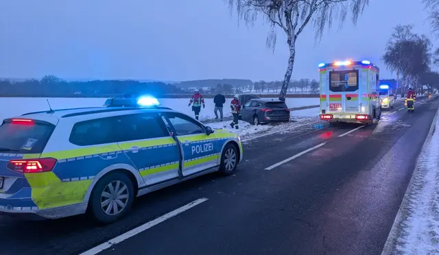 Einsatz am Unfallort der Polizei und der Ortsfeuerwehren Marxen und Hanstedt | Foto: FF_Hanstedt