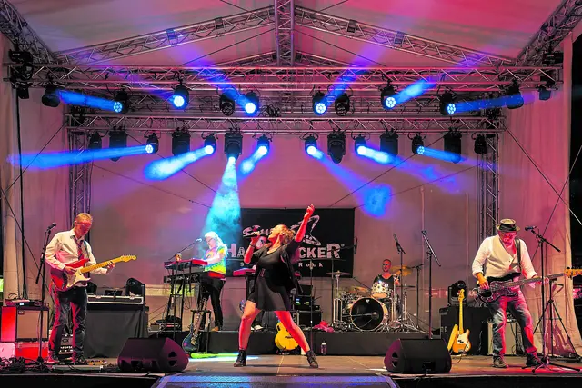 Die Hafenrocker rocken die Empore mit Rock-Klassikern | Foto: Foto Kettwig / Buchholz
