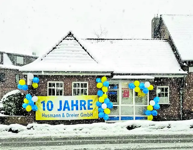 Die Firma Husmann &amp; Dreier in Buxtehude befindet sich gegenüber dem Bahnhof an der Stader Straße 3 bis 5 | Foto: Husmann &amp; Dreier