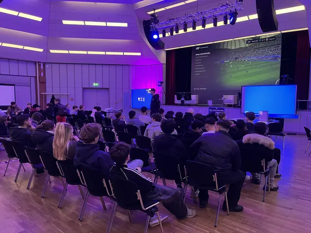 Kurz vor der Pause warten die Spieler bereits gespannt auf den Wiederanpfiff | Foto: sra