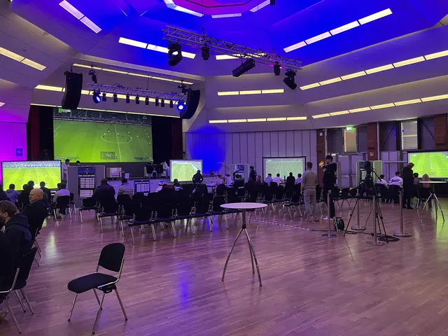 Die Partien werden im K.-o.-System auf insgesamt acht Leinwänden ausgetragen | Foto: sra