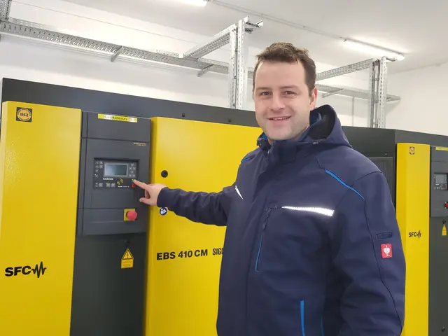 Andreas Müller vor der neuen Gebläsestation | Foto: Wochenblatt Redaktion