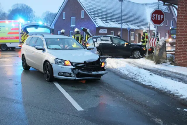 Die Unfallstelle | Foto: Jürgen Bockelmann/ Feuerwehr Harsefeld  Bereich Ahlerstedt