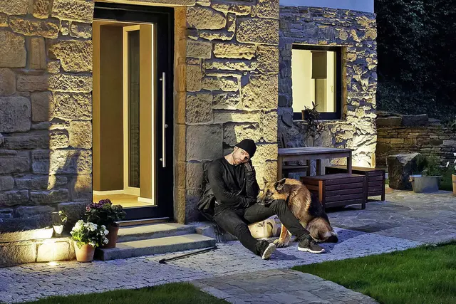 Das Vorhaben aufgegeben: Ungebetene Gäste lassen von ihrem Vorhaben meist ab, wenn sie auf eine widerstandsfähige Sicherheitsausstattung stoßen | Foto: SIEGENIA-AUBI KG