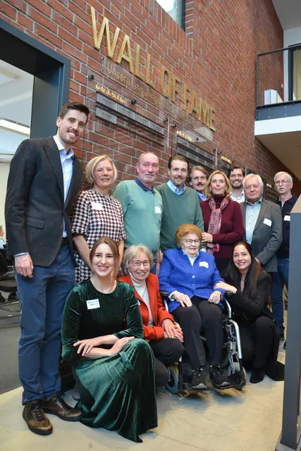 Die Familie Viebrock mit den Geehrten über 50 Jahre Mitarbeit 