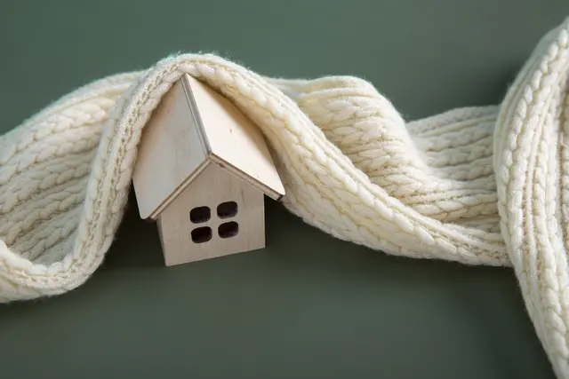 Eine gute Wärmedämmung hält die Wärme im Haus, senkt Heizkosten und sorgt für mehr Wohnkomfort  | Foto: Freepik