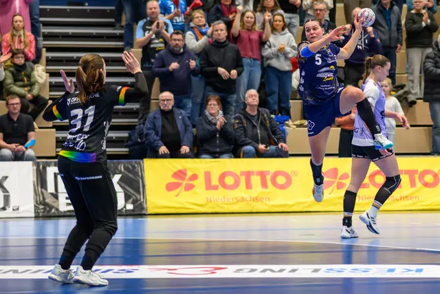 Nielsen im Sprungwurf | Foto: Jürgen Wittholt  