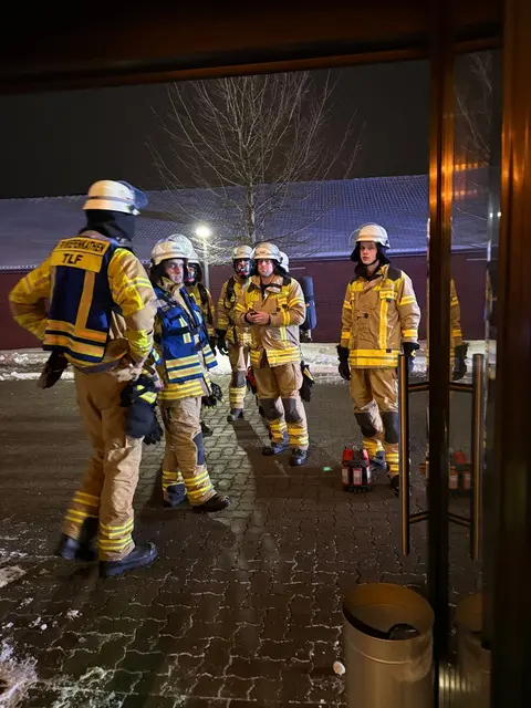 Es waren rund 30 Kräfte im Einsatz | Foto: FF Wiepenkathen