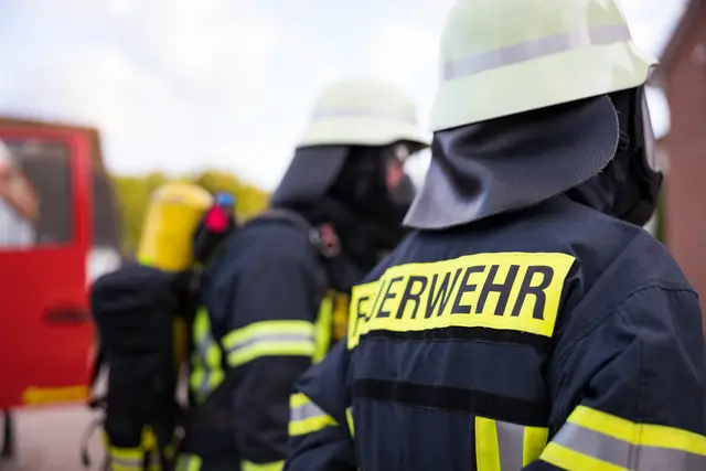  Insgesamt waren rund 30 Feuerwehrkräfte im Einsatz | Foto: Christian Schwier / Adobe Stock