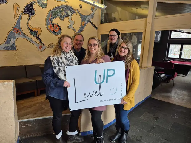 von links: Birte Dreyer, Bürgermeister André Wiese, Jana Wachsmann, Ralf Macke, 
Jessica Karbon | Foto: Level Up / Stadtjugendpflege Winsen