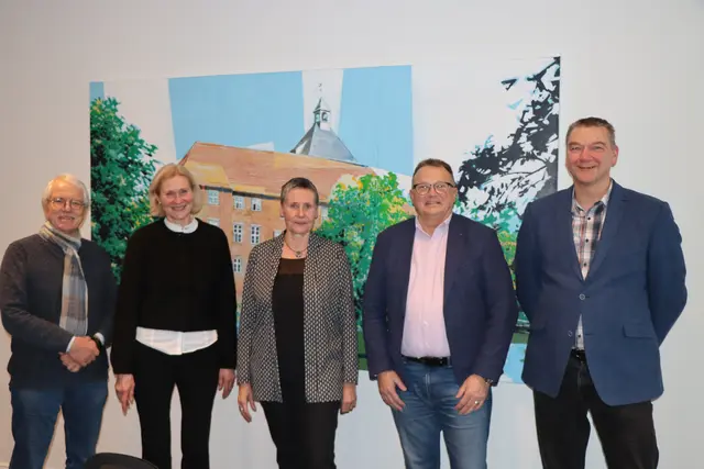 Von links: Bezirksvorsitzender des BDS Albert G. Paulisch, Amtsgerichtsdirektorin Simone Skibba, Schiedsfrau Doris Gandsberg-Furlani, 1. Stadtrat Christian Riech, Stadtamtsrat Rainer Runge | Foto: Stadt Winsen
