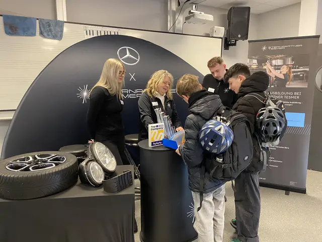 Stand von Mercedes | Foto: Nick Blumenstein