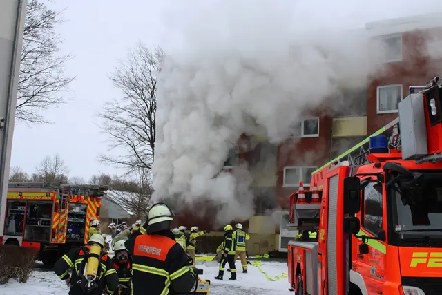 Etwa 80 Einsatzkräfte waren vor Ort | Foto: Stefan Braun/Feuerwehr
