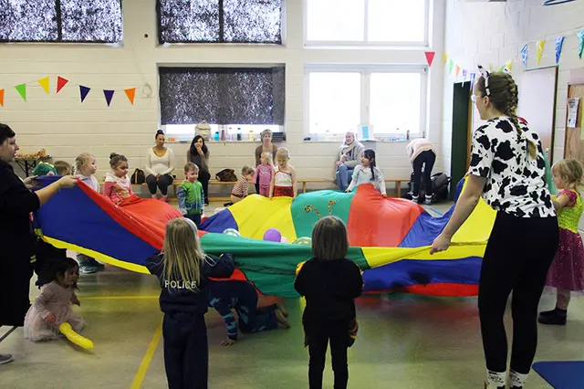 Buntes Faschingstreiben beim Kinderturnen. | Foto: MTV Wangersen