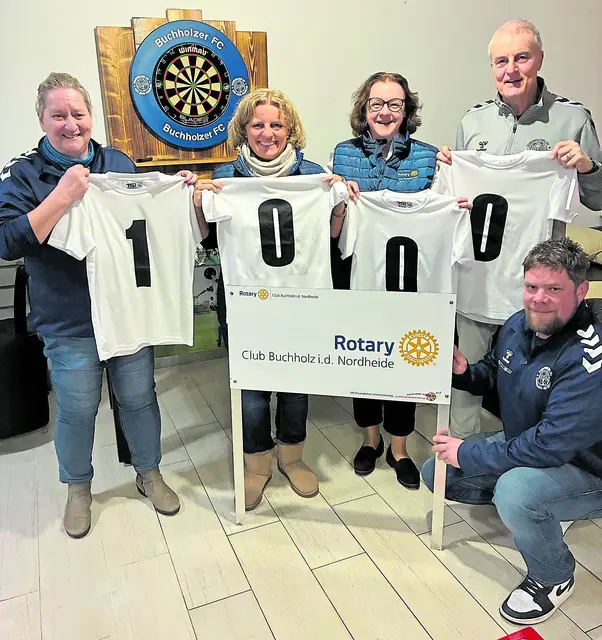 Bei der Spendenübergabe: Heike Fänger (BFC, v.li.), Caroline Zimmermann-Cordesmeyer (Rotary), Kerstin Witte (Rotary),
Hans-Jürgen Lorenschat (BFC) und Tim Wilhelmi (BFC)
 | Foto: Rotary