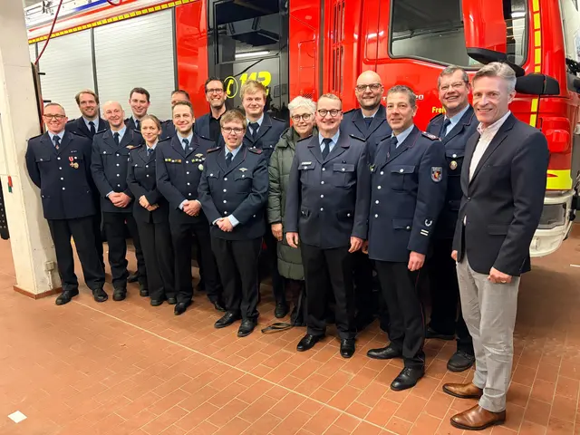 Wolfram Wetzel (v. li.), Oliver Weiß, André Tietgen, Tim Dubinsky, Mirja Hobus, Christian Graf, Jan Hobus, Bernhard Unger, Torben Buchtenkirch, Marvin Lorenz, Astrid Köhn, Felix Wanke, Stefan Buschendorf, Christian Matzat, Nils Pralow, Jan-Hendrik Röhse | Foto: Feuerwehr Buchholz