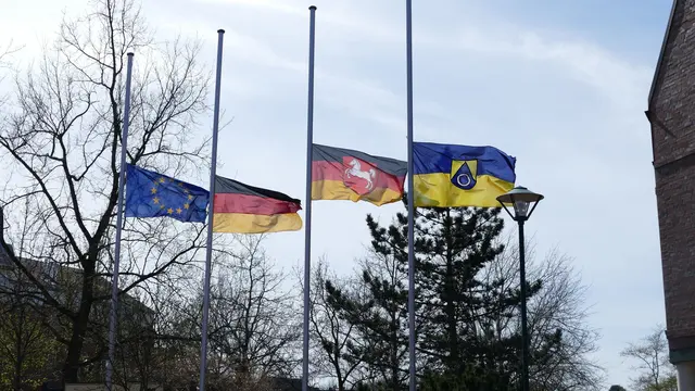 Fahnen auf Halbmast 01/2022  | Foto: Gemeinde Neu Wulmstorf